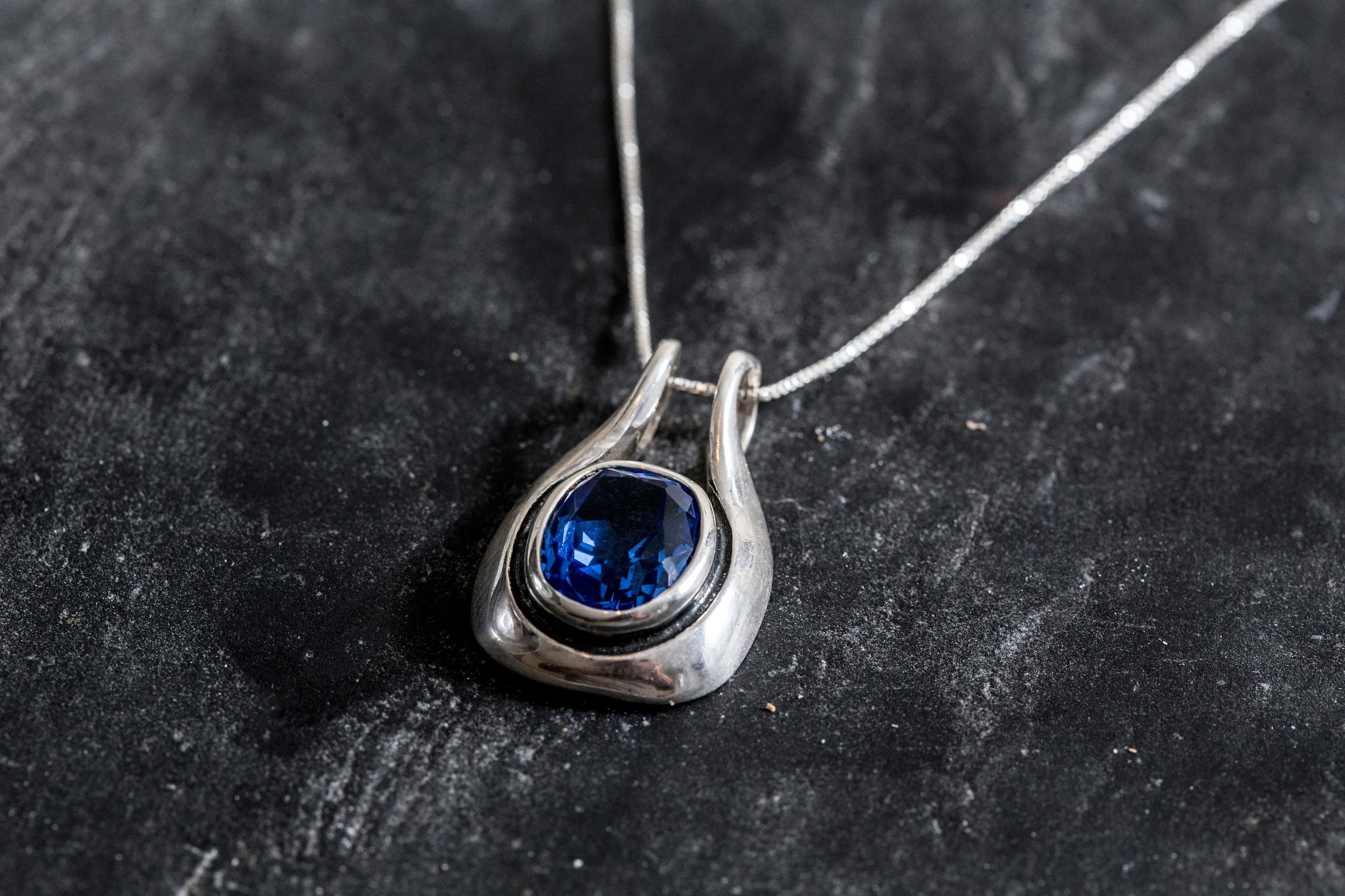 Blue Sapphire Pendant - Vintage Sapphire Necklace - Satatement Sapphire Necklace