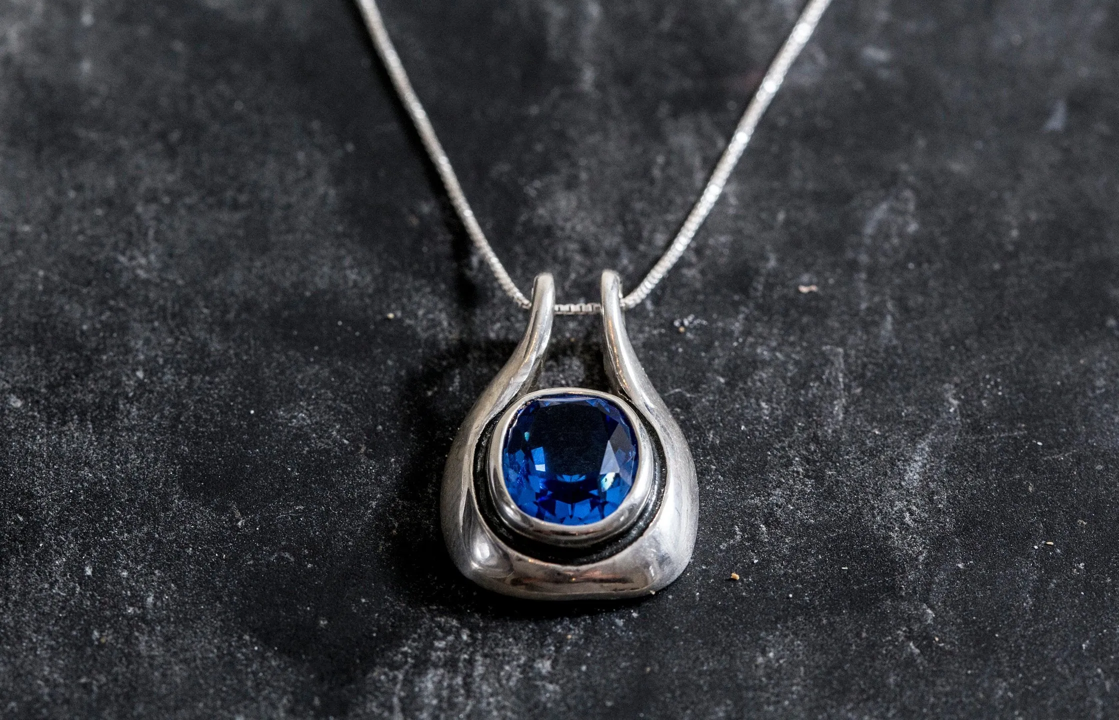 Blue Sapphire Pendant - Vintage Sapphire Necklace - Satatement Sapphire Necklace