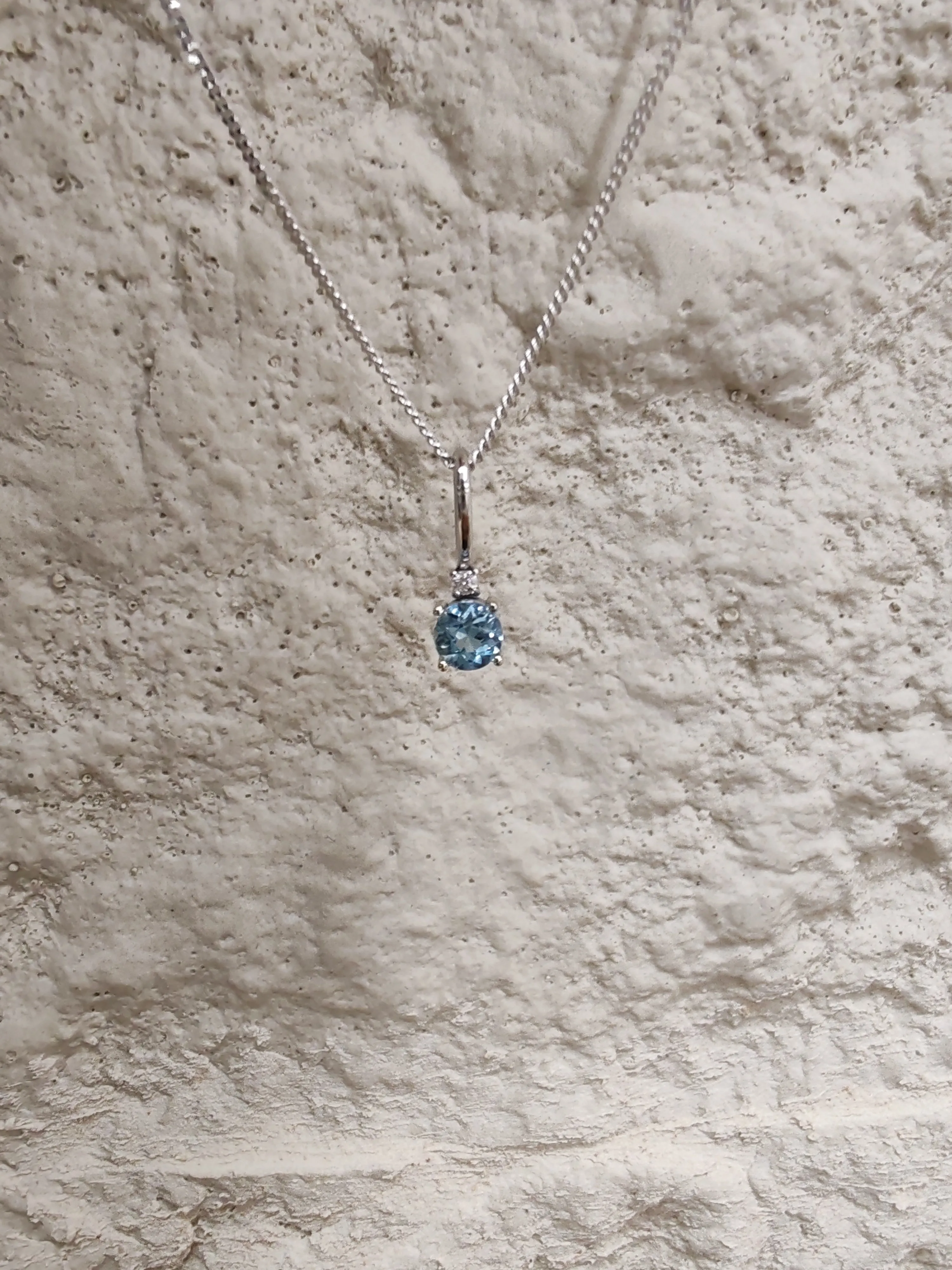 Dainty aquamarine and diamond pendant