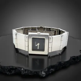 Gucci Stainless Steel Water Resistant Swiss Made Wristwatch 6" Estate G52