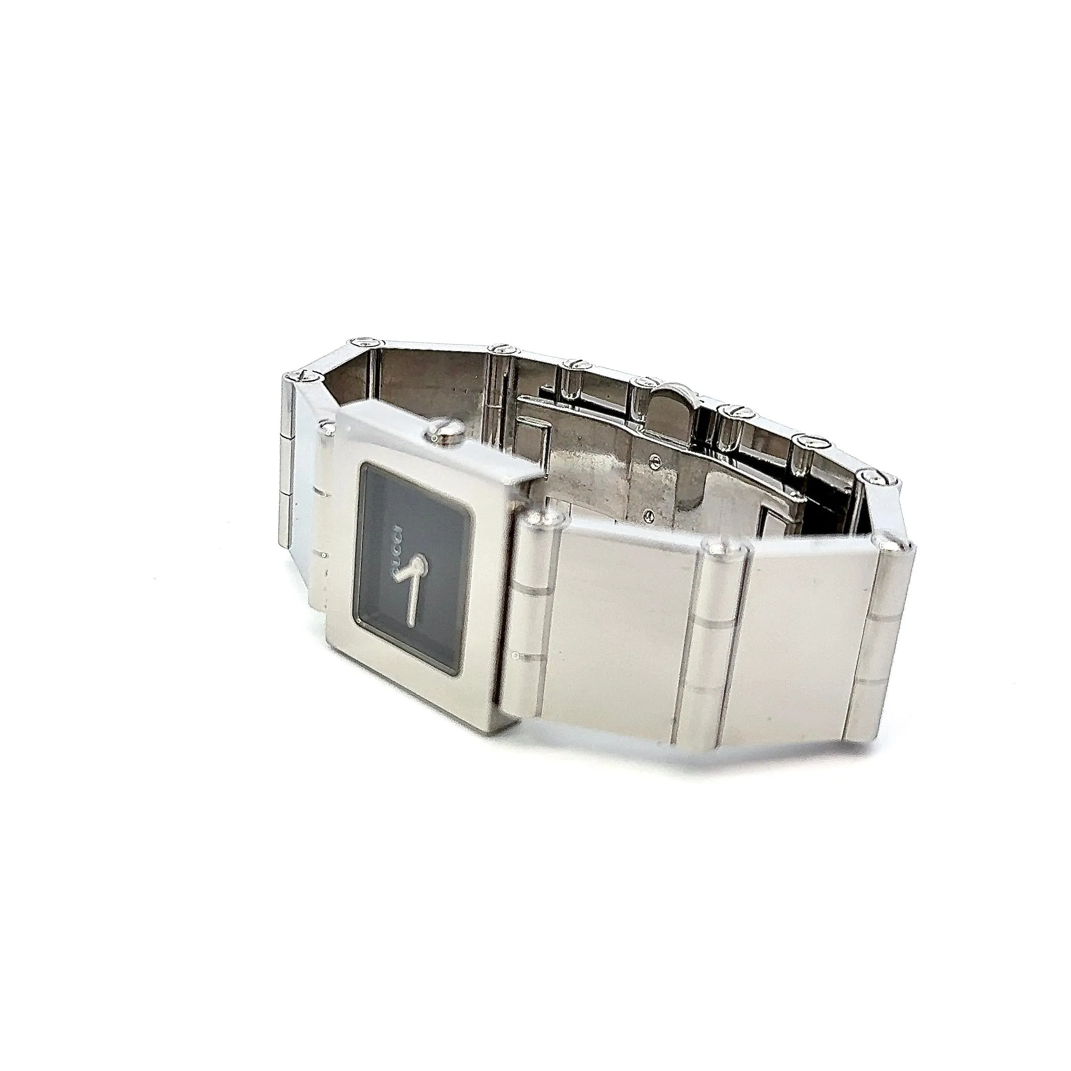 Gucci Stainless Steel Water Resistant Swiss Made Wristwatch 6" Estate G52