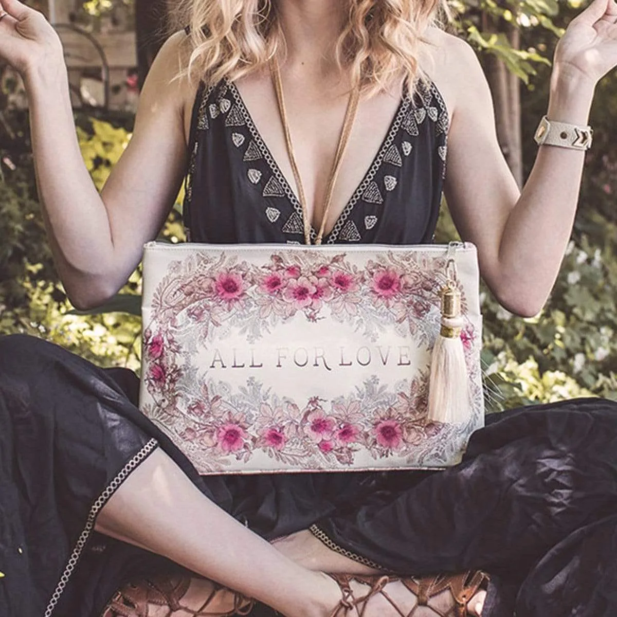 Large Tassel Pouch