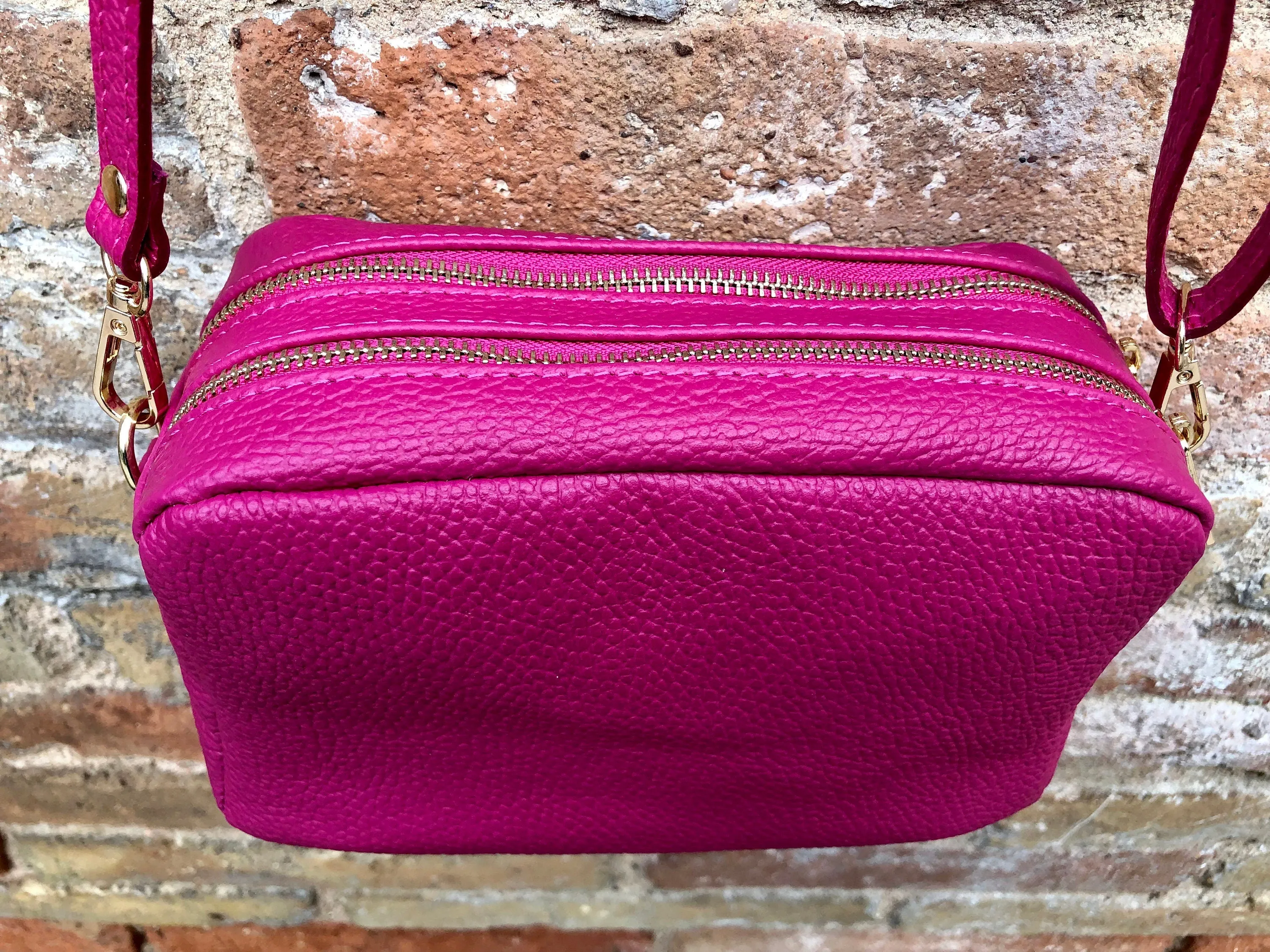 Small leather bag in fuchsia pink. Cross body bag, shoulder bag in GENUINE leather. Hot pink purse. Adjustable strap   zippers. Gold accents